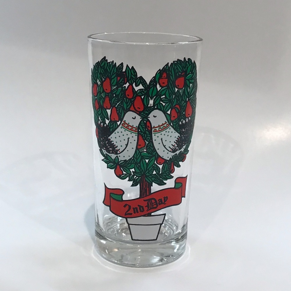 Vintage 1980s Anchor Hocking 12 Days of Christmas glass tumbler.